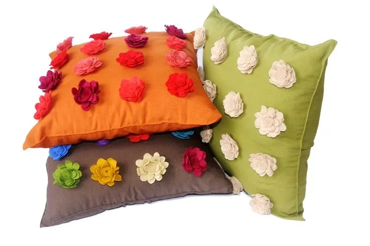 Lindo cojin decorado con flores en pañolenci | Cojines Hermosos ... Lindo cojin decorado con flores en pañolenci | Cojines Hermosos ...