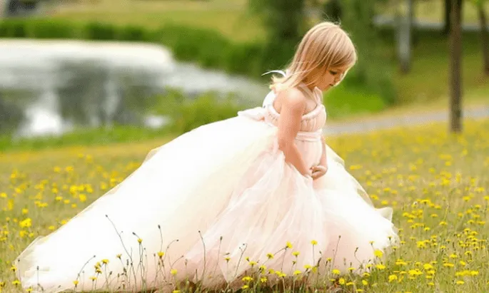 Lindos vestidos con estilo y encanto para tus pajes de boda Lindos vestidos con estilo y encanto para tus pajes de boda