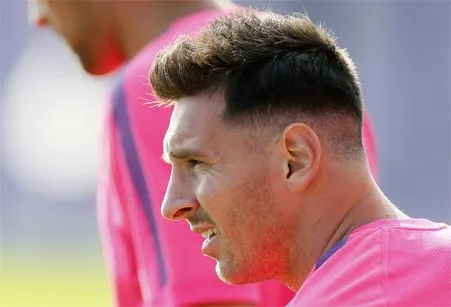Lionel Messi: conoce al peluquero que le hizo parecer un dictador ... Lionel Messi: conoce al peluquero que le hizo parecer un dictador ...