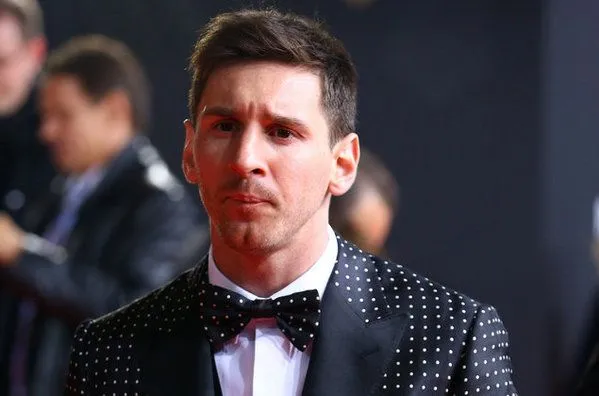 LIONEL MESSI POR CUARTA VEZ EL BALÓN DE ORO CON UN PARTICULAR ... LIONEL MESSI POR CUARTA VEZ EL BALÓN DE ORO CON UN PARTICULAR ...
