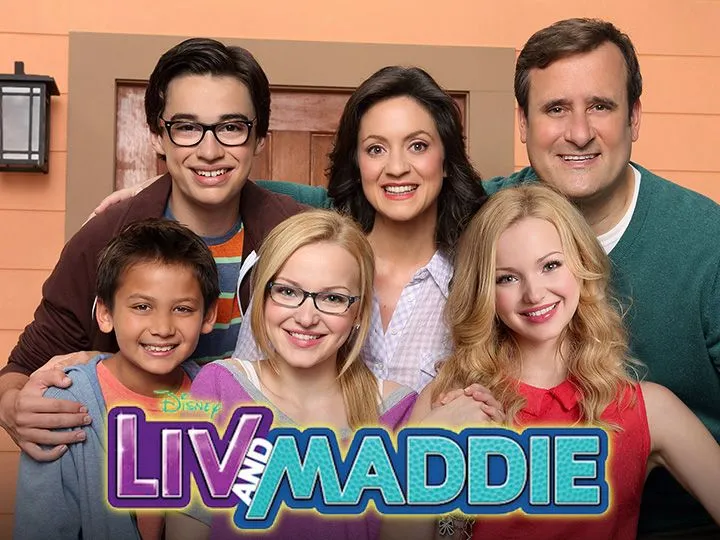 Liv & Maddie | MI MAMÁ TIENE UN BLOG