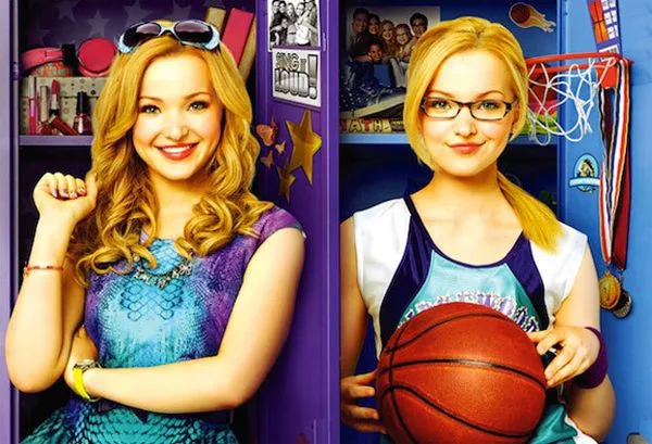 Liv & Maddie | MI MAMÁ TIENE UN BLOG