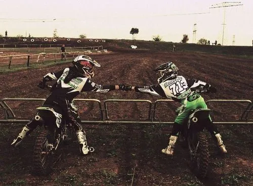 live.love.motocross
