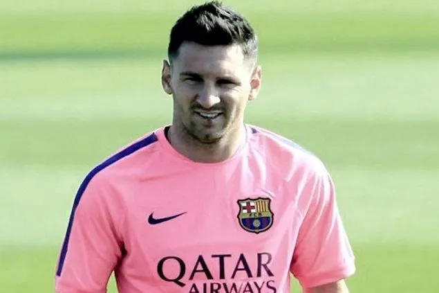 El llamativo nuevo 'look' de Lionel Messi al reincorporarse al FC ... El llamativo nuevo 'look' de Lionel Messi al reincorporarse al FC ...