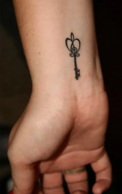 Llave Clave de Sol - Tatuajes para Mujeres