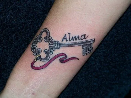 Llave - Tatuajes para Mujeres