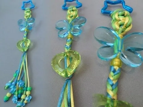 Como hacer un llavero con hilos de cola de rata (llavero #6) - YouTube