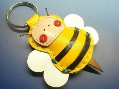 Solountip.com: Preciosos llaveros de cuero