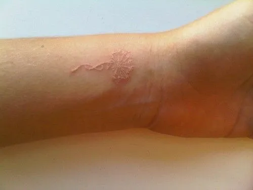 Lo llevamos en la piel: Tinta Blanca, un tatuaje original. Lo llevamos en la piel: Tinta Blanca, un tatuaje original.