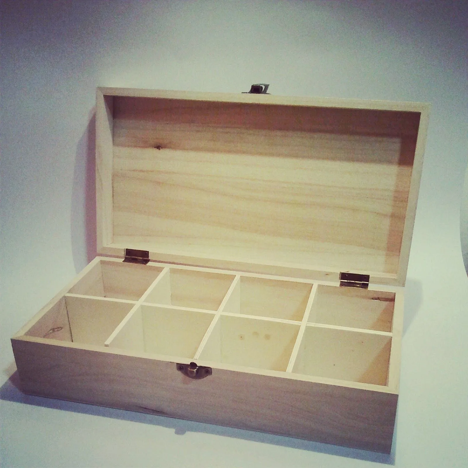LLUVIA DE IDEAS: DIY, Personalizar una caja de madera LLUVIA DE IDEAS: DIY, Personalizar una caja de madera