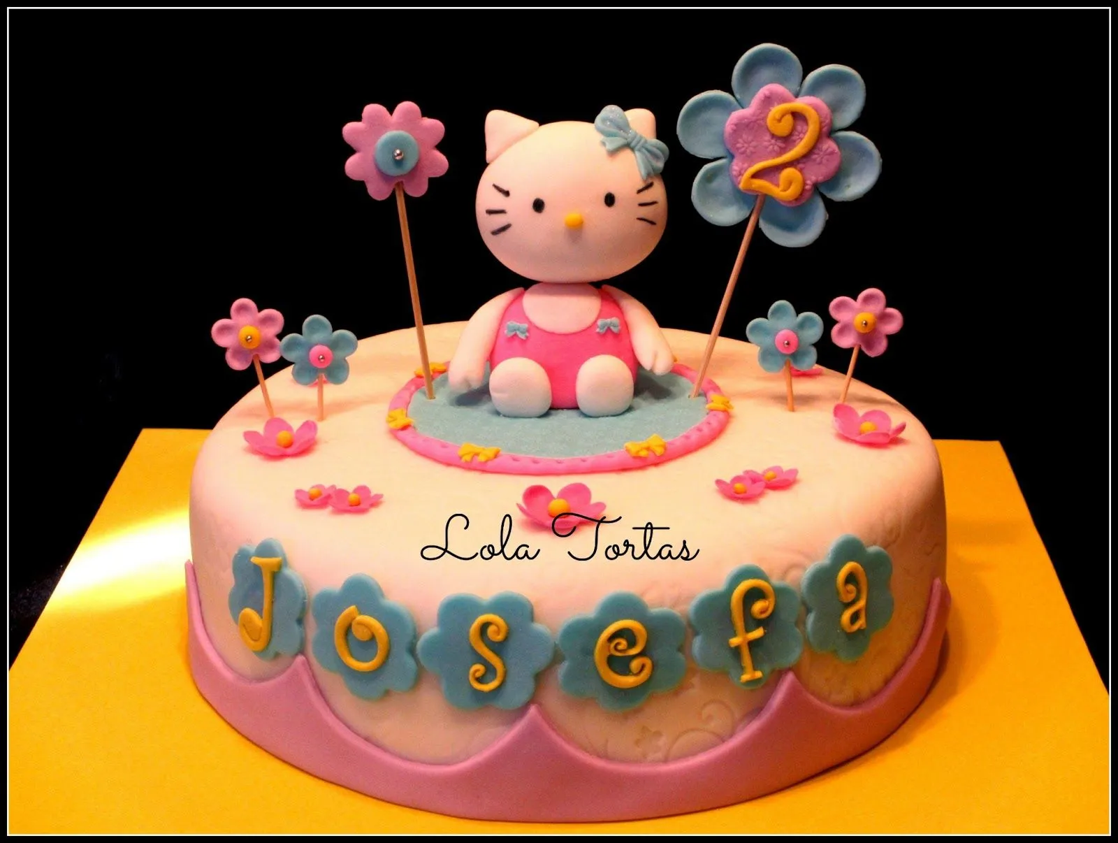 Lola Tortas: Torta Hello Kitty Lola Tortas: Torta Hello Kitty