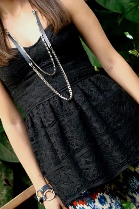 look-con-blusa-peplum-con-encaje - Desde el Trópico