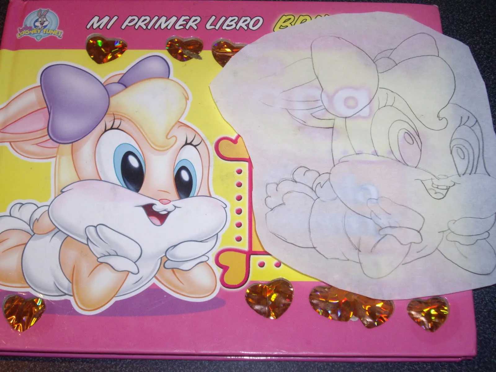  ... los Looney Tunes y tenía este cuento, así que calqué a Lola