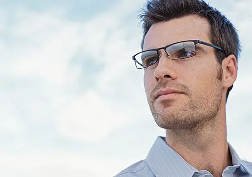 Hombre con lentes - Imagui