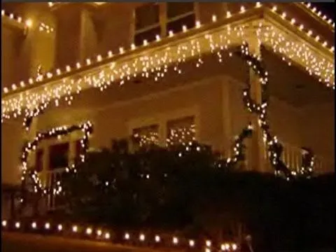 Cómo poner luces bonitas en tu casa por Navidad - YouTube Cómo poner luces bonitas en tu casa por Navidad - YouTube