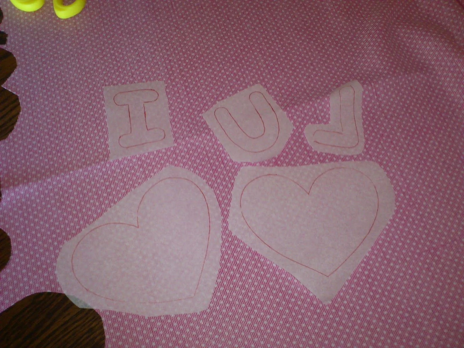 Las cosas de Luma: Tutorial de camiseta decorada con patchwork Las cosas de Luma: Tutorial de camiseta decorada con patchwork