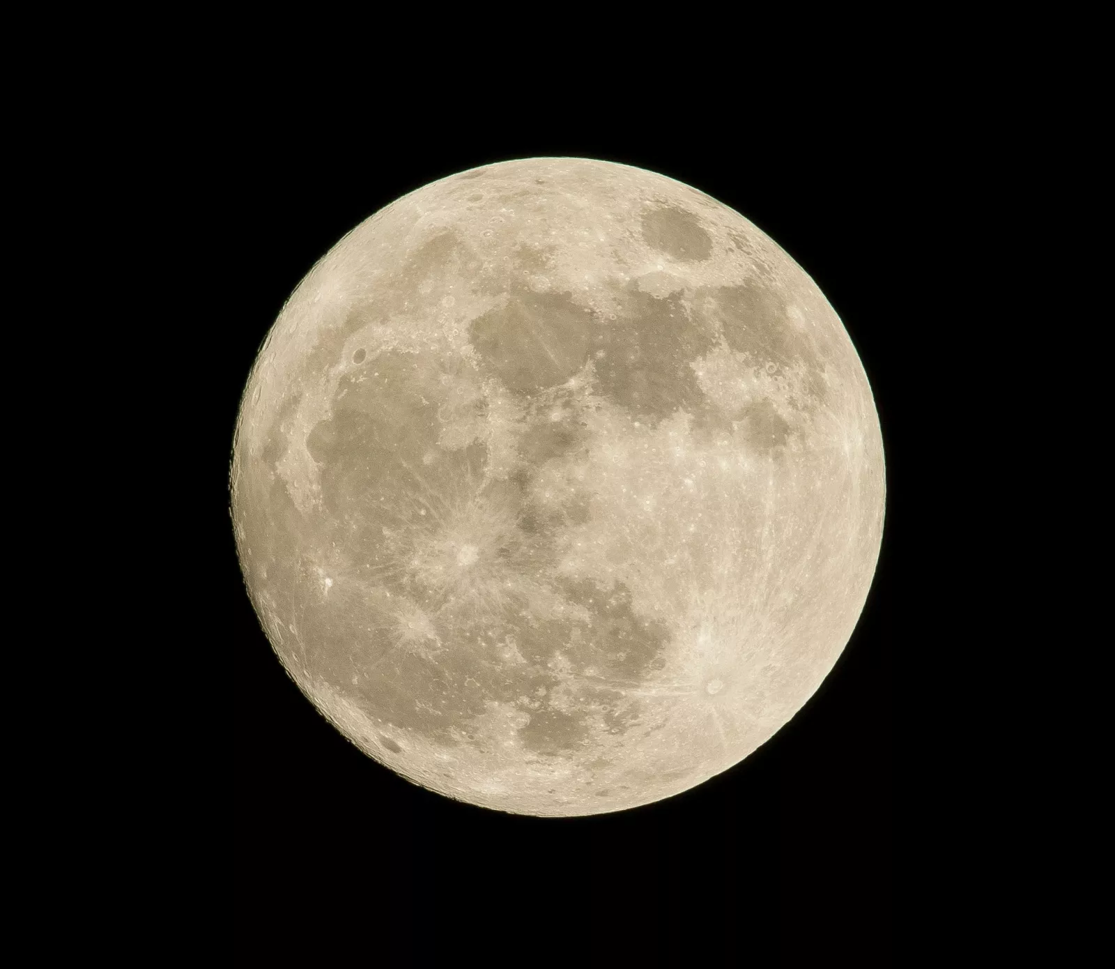 La luna de gusano: por qué se llama así - Ohlalá La luna de gusano: por qué se llama así - Ohlalá
