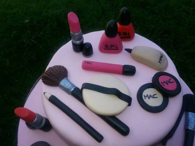 LUXURY CAKES BAKERY. #tartas fondant Toledo; LUXURY CAKES BAKERY. #tartas fondant Toledo;