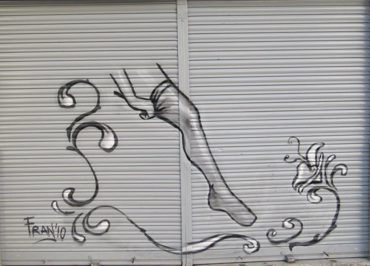 El Blog de MA: Nuevos graffitis Granadinos, Persianas pintadas ...