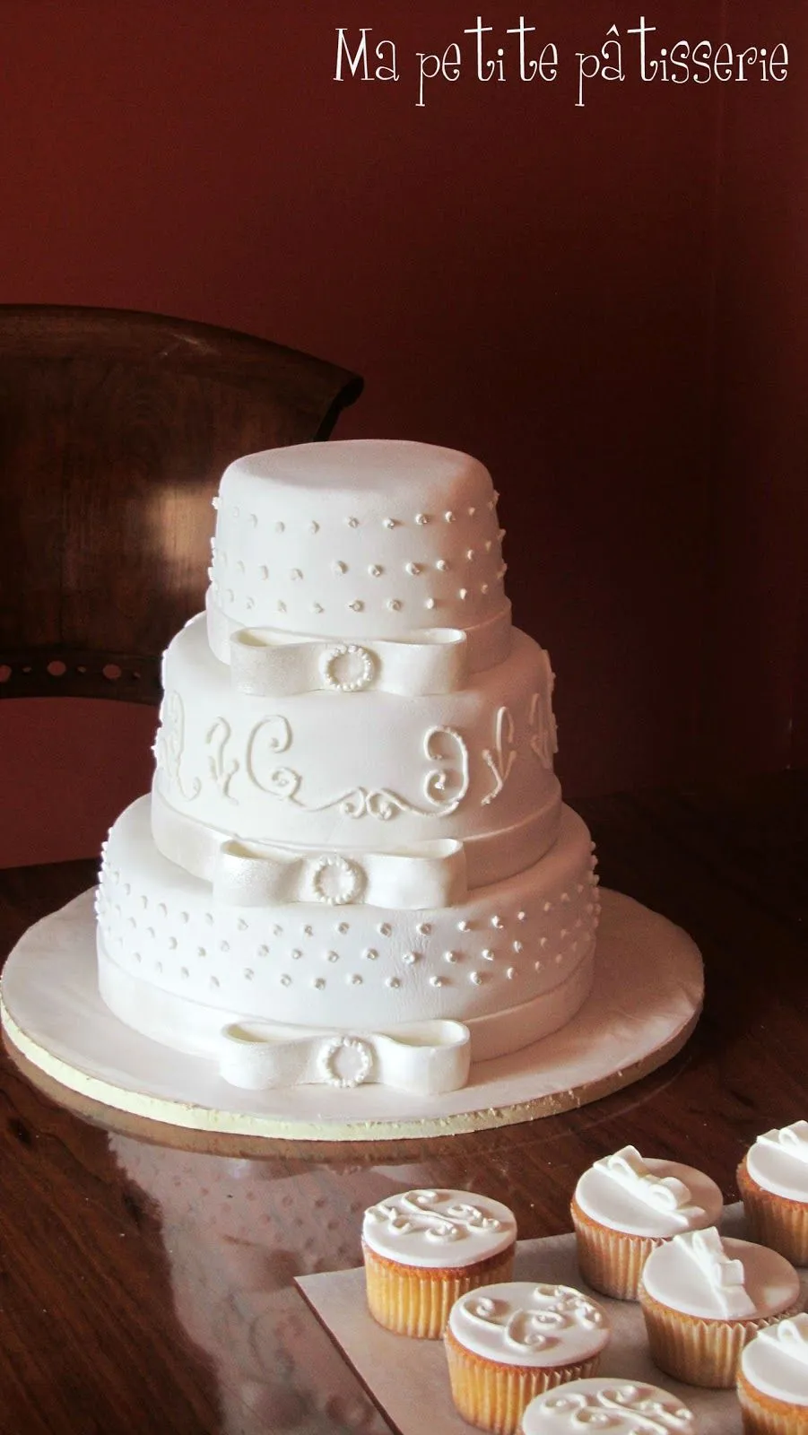 Ma petite patisserie: Tarta de boda con lazos Ma petite patisserie: Tarta de boda con lazos