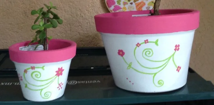 Macetas de barro pintadas a mano. | Macetas decoradas y plantas ...