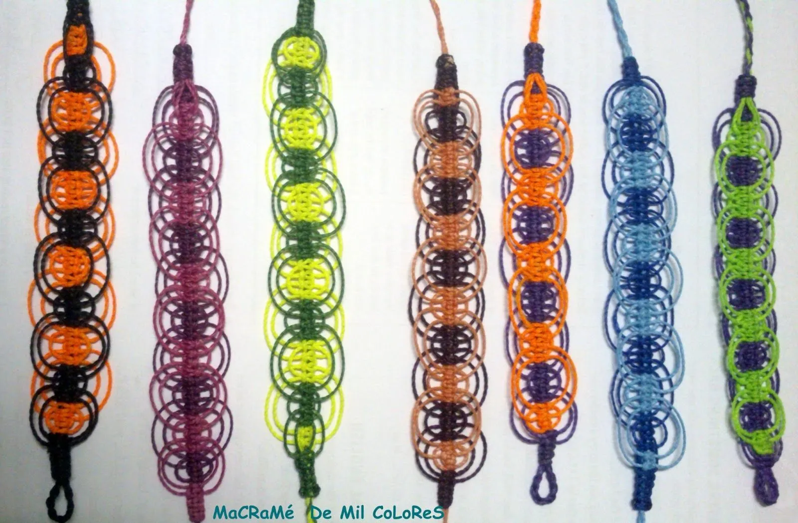 MaCRaMé De MiL CoLoReS: Nuevos modelos de pulseras.. MaCRaMé De MiL CoLoReS: Nuevos modelos de pulseras..