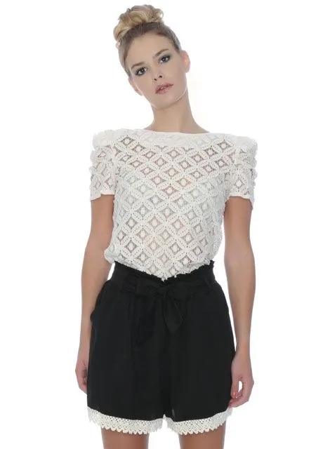 Mademoiselle Jolie: Shorts de encaje: Cómo llevarlos sin ser una ... Mademoiselle Jolie: Shorts de encaje: Cómo llevarlos sin ser una ...
