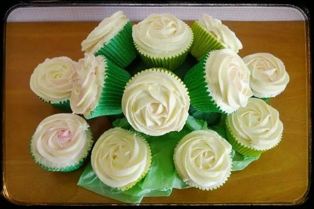 Día de la Madre 2013 – Cupcakes y tarta de almendras con relleno ...