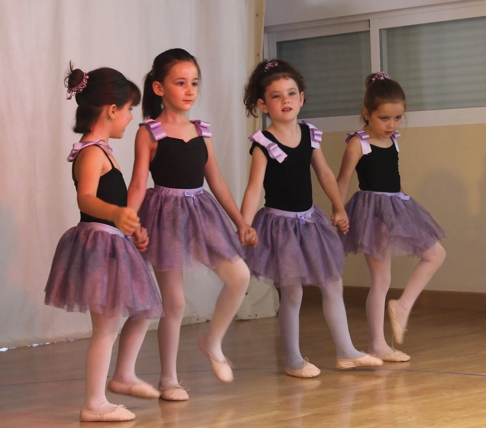 Maestra de Infantil: Fiesta fin de curso. Junio de 2012. Niñas de ...