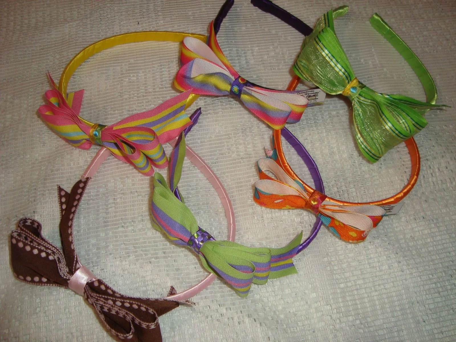 Mágicas Princesas": PRECIOSAS DIADEMAS.....ADORNADAS CON UN MOÑO ...