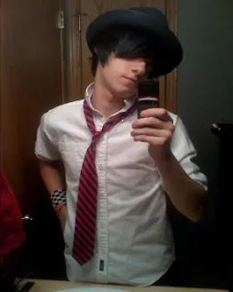 mais alguns emos lindos agora eu vou procurar um pouco de emo love p