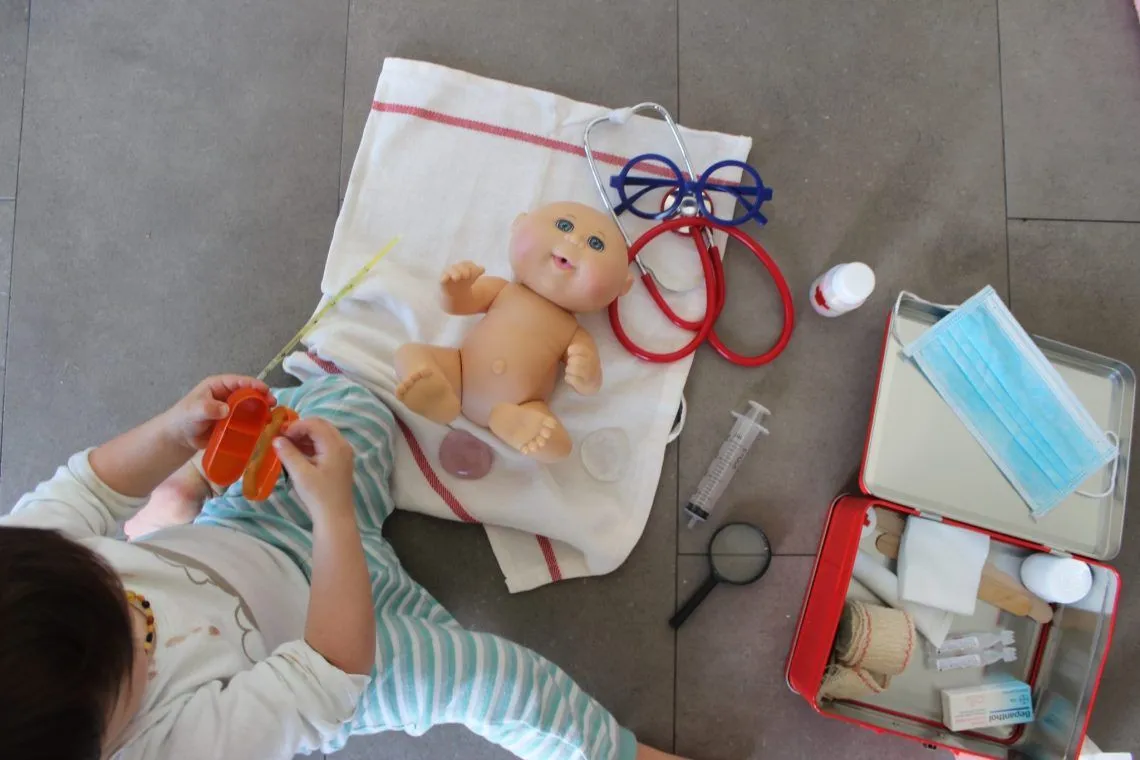 Maletín de Médico DIY - Un acercamiento "Montessori" a la Salud Holística