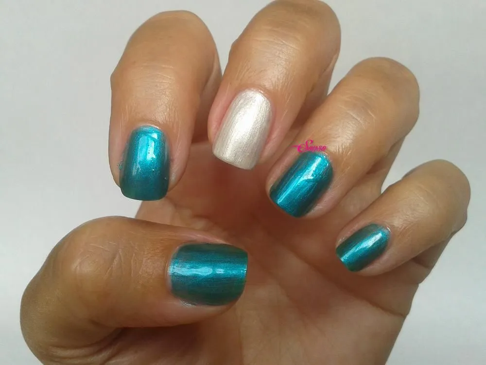 El maletin de la señorita Sonso: Manicura azul verdoso. Placa ... El maletin de la señorita Sonso: Manicura azul verdoso. Placa ...