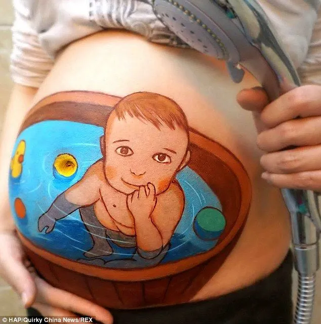 Mamá decora su panza con originales diseños | ActitudFEM