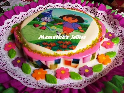Ayuda con gelatina decorada y pastel de quequitos de Dora la ... Ayuda con gelatina decorada y pastel de quequitos de Dora la ...