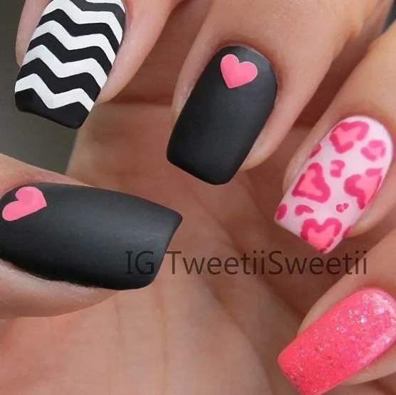 Manicura con corazones de moda ~ Manoslindas.com Manicura con corazones de moda ~ Manoslindas.com
