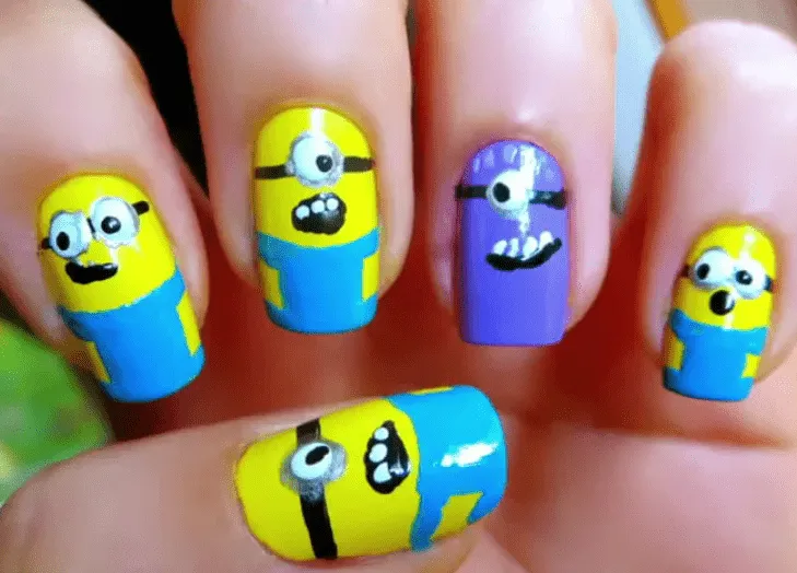 Manicura decorativa con Minions - Curso de Maquillaje Online