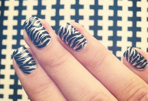 Manicura con diseños bonitos paso a paso ~ Belleza y Peinados Manicura con diseños bonitos paso a paso ~ Belleza y Peinados