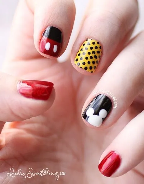 Manicura inspirada en Mickey Mouse. | Ideas y material gratis para ... Manicura inspirada en Mickey Mouse. | Ideas y material gratis para ...