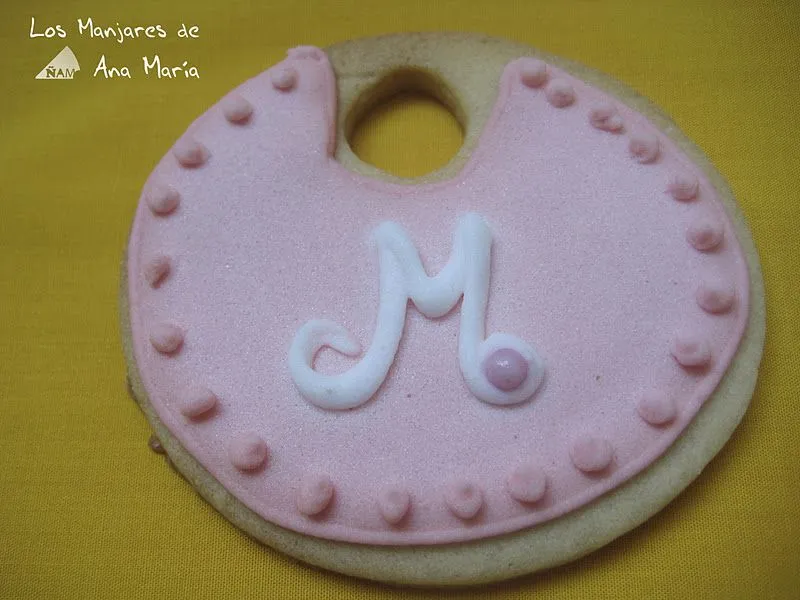 Los manjares de Ana María: Galletas de bautizo en forma de Babero ...