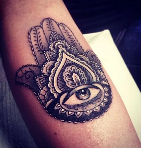 Mano de Fátima - Tatuajes para Mujeres