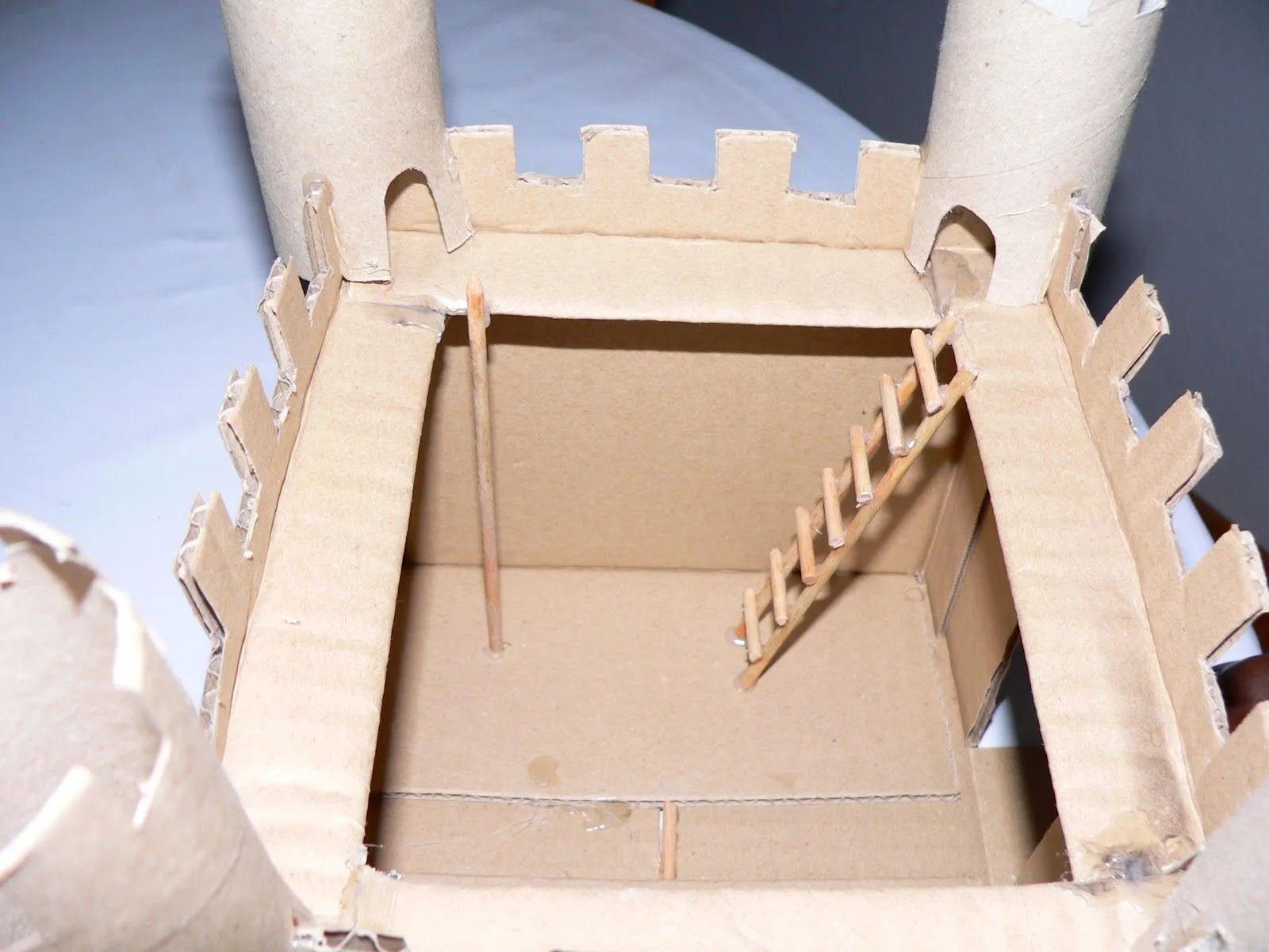 Siempre hay una mano: No te olvides de jugar... castillo Siempre hay una mano: No te olvides de jugar... castillo