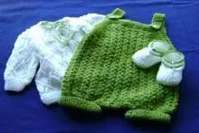 Las manos artesanas de Estela realizan ropa tejida para bebés y ...