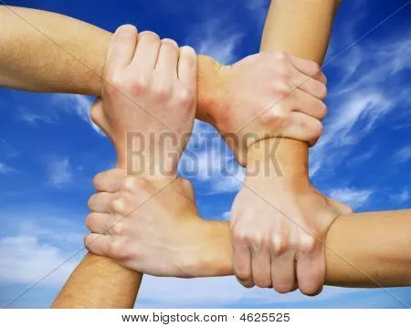 Manos enlazadas Fotos stock e Imágenes stock | Bigstock
