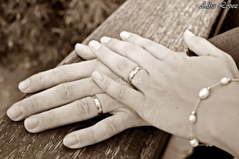 Manos novios con alianzas de Alba López Fotografía | Fotos Manos novios con alianzas de Alba López Fotografía | Fotos