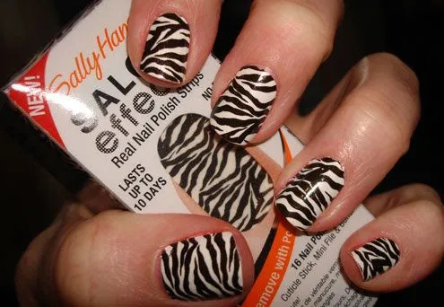 Todo Sobre Manos y Pies: Lindos Diseños de Uñas tipo Zebra