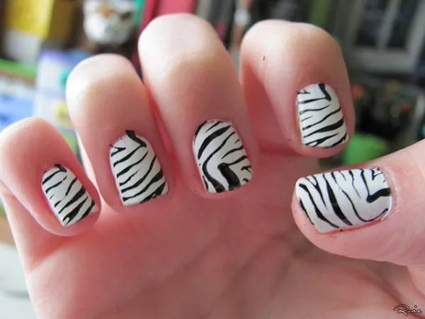 Todo Sobre Manos y Pies: Lindos Diseños de Uñas tipo Zebra