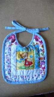 MANOSOBREMANO: Baberos de patchwork