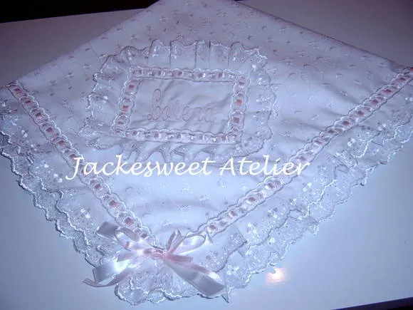 Manta de Lese Bordada Mickey e Pluto | Elo7