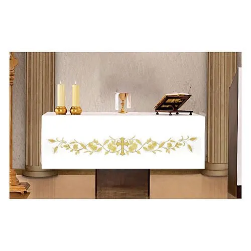 Mantel de altar 165x300 cm detalles bordados dorados flores y cruz central | venta online en HOLYART Mantel de altar 165x300 cm detalles bordados dorados flores y cruz central | venta online en HOLYART